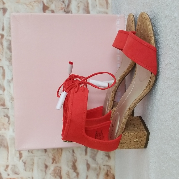 New Bandolino Semise Sandals - Picture 1 of 8